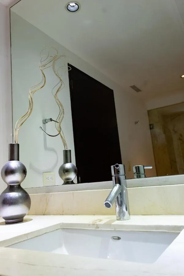 Elements Garden House 6 Condo Playa del Carmen Mexiko
